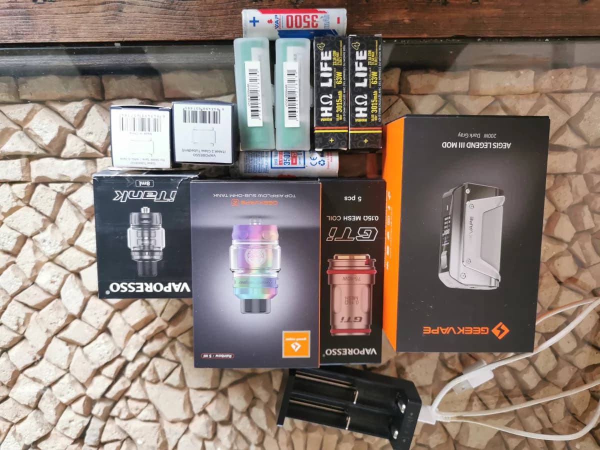 Lot de vapotage Geek Vape Aegis Legend 3