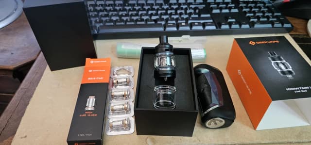 Photo secondaire 1 - Ensemble geek vape occasion