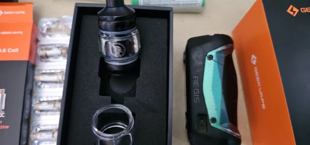Photo secondaire 2 - Ensemble geek vape occasion