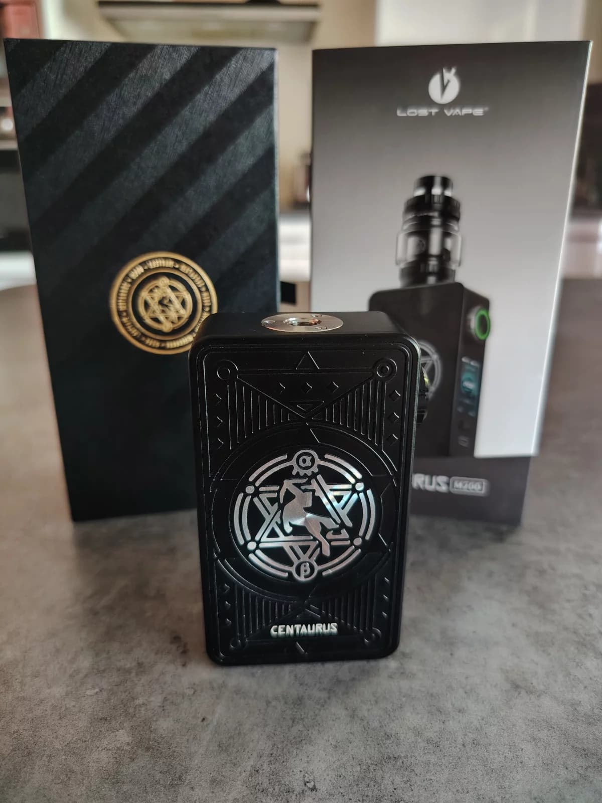 Box double accu Lost Vape Centaurus M200 Noir