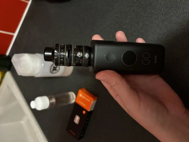 Photo secondaire 1 - Vaporesso Luxe S 220 W, double accu 18650 occasion