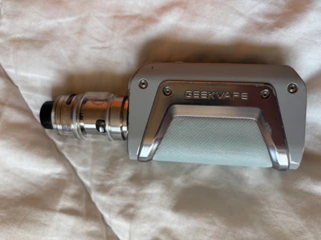 Photo secondaire 1 - Geekvape Kit Aegis Legend 3 III occasion