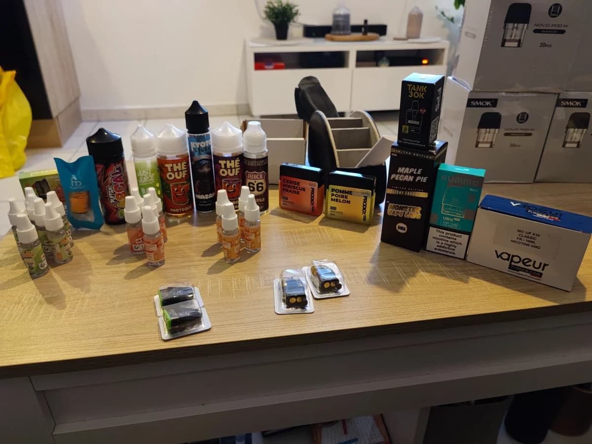 Lot 7 Boites SMOK Novo + 24 Liquides