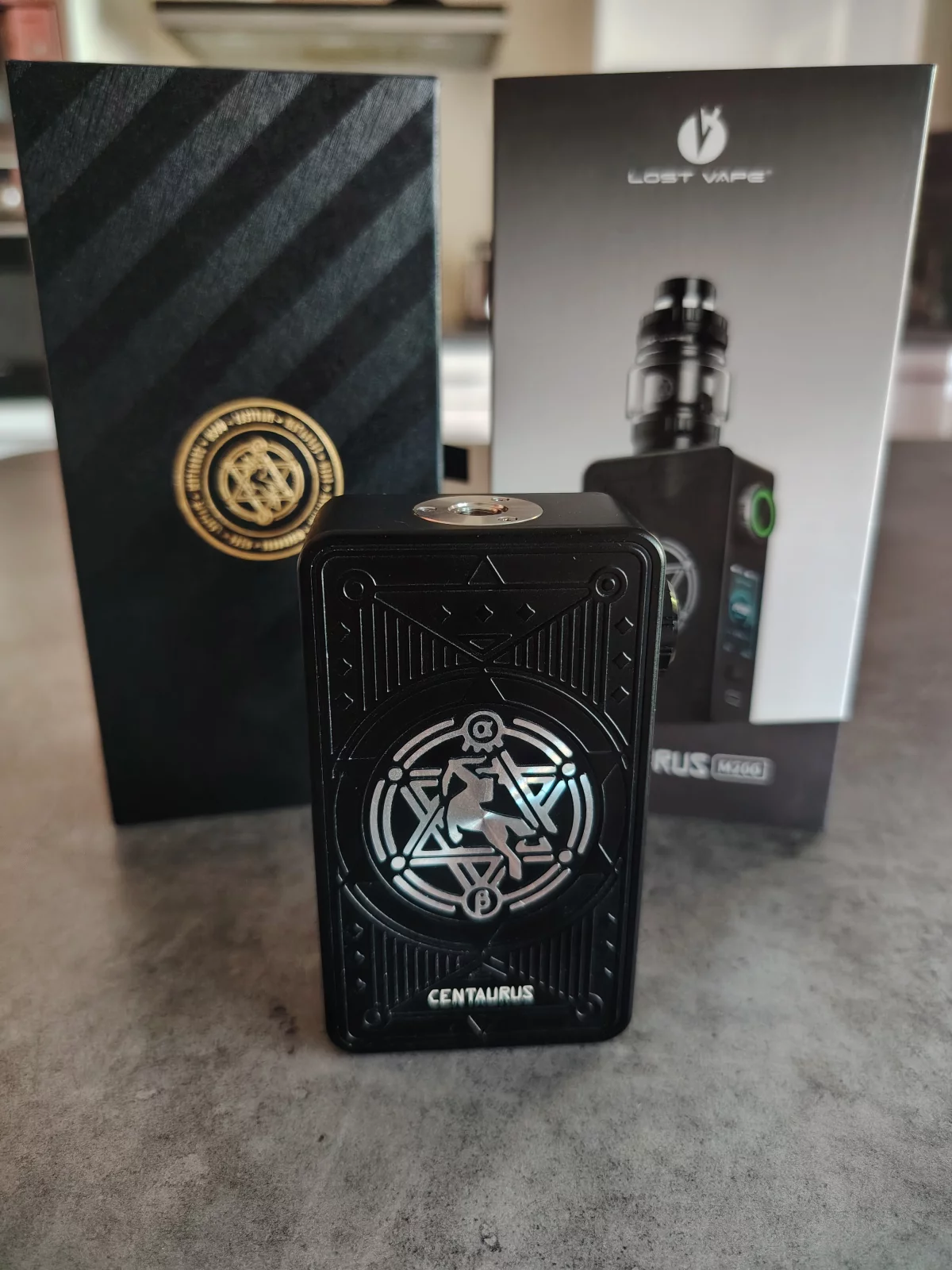 Box double accu Lost Vape Centaurus M200 Noir occasion