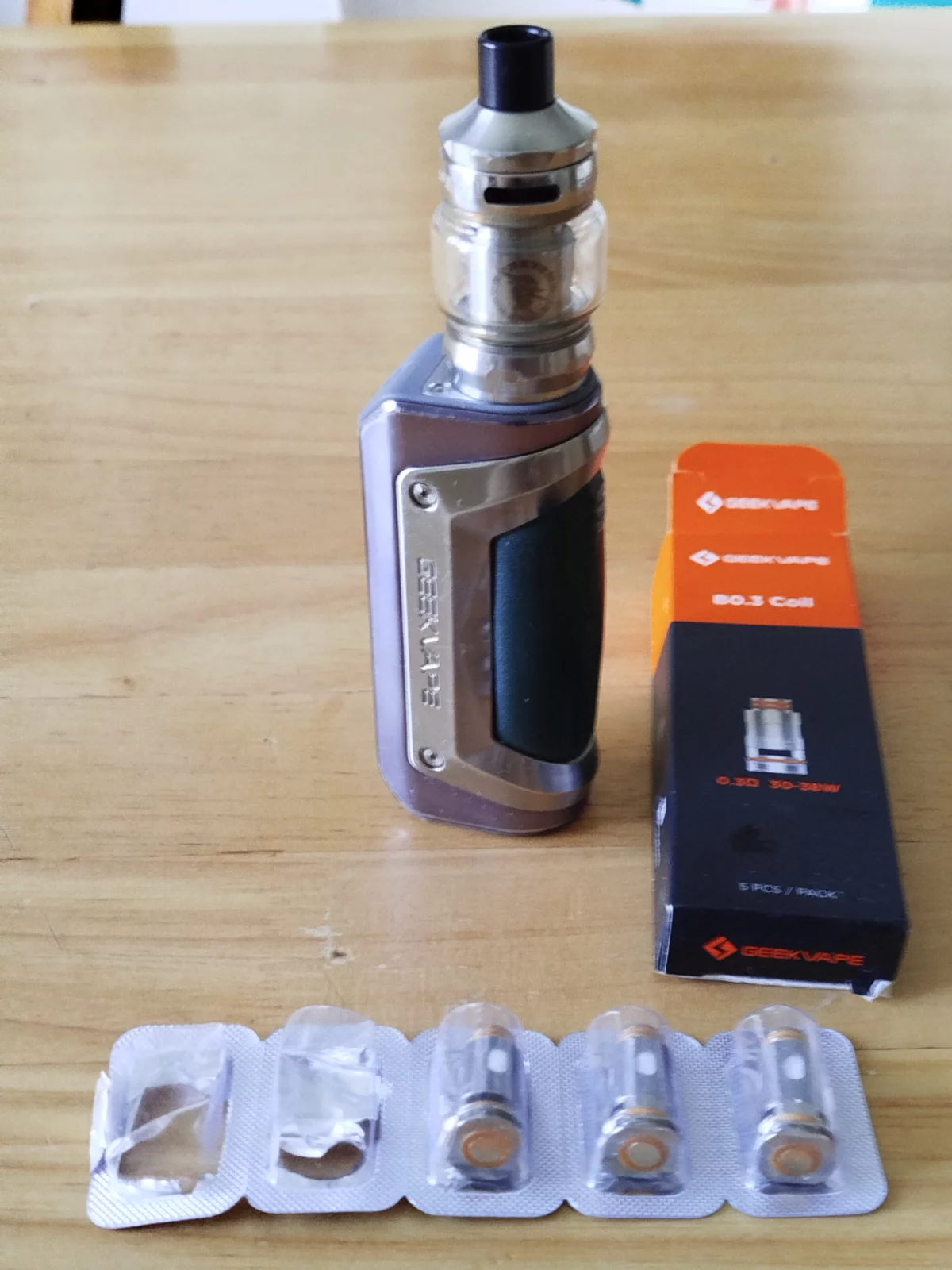 Cigarette electronique avec accu et resistances occasion