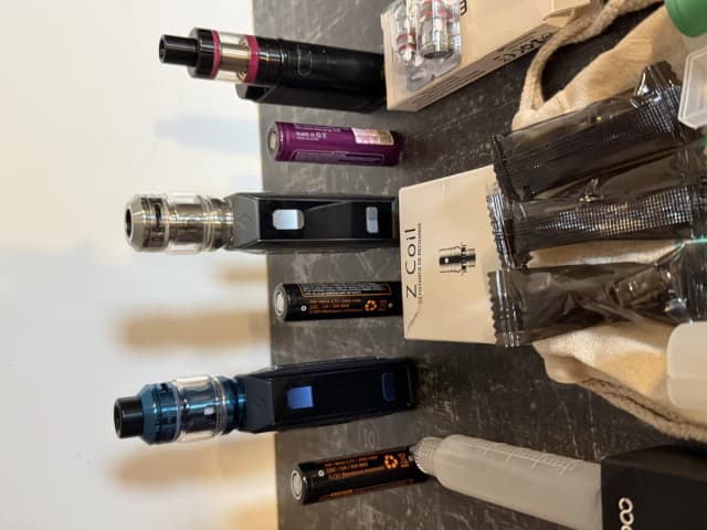 Photo secondaire 1 - Kits de cigarettes electroniques occasion