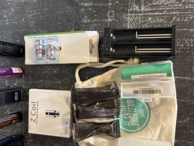 Photo secondaire 2 - Kits de cigarettes electroniques occasion