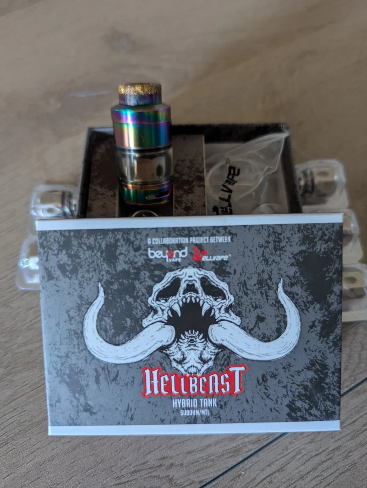 Clearomiseur hellbeast de chez HELLVAPE