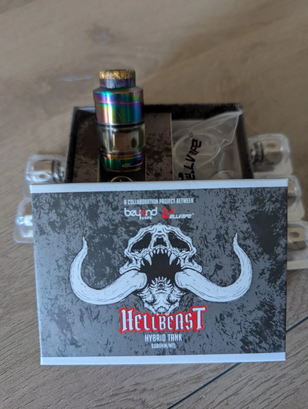Clearomiseur hellbeast de chez HELLVAPE occasion