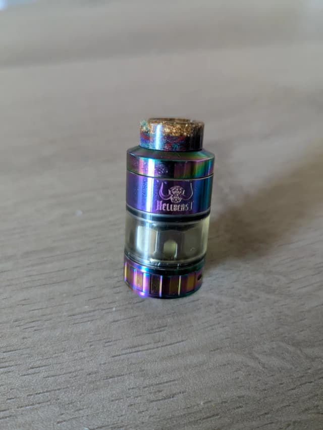 Photo secondaire 2 - Clearomiseur hellbeast de chez HELLVAPE occasion