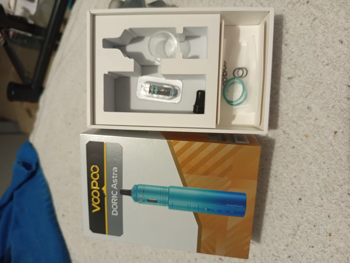 Bonjour vend Doric Astra bleu occasion